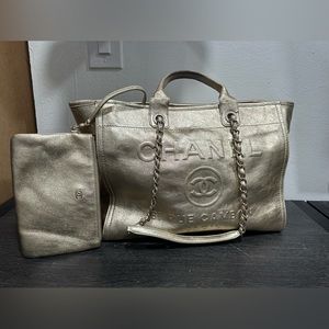 Chanel Deauville leather tote